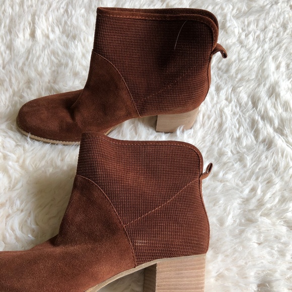 ❌SOLD❌NEW Aquatalia Tricia Suede Ankle Bootie - Picture 8 of 8